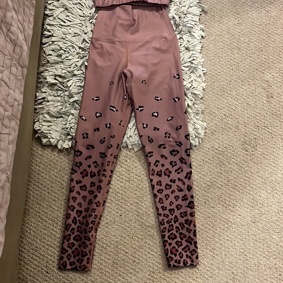 EUC Beach Riot set- sport sports bra & high rise leggings - Picture 9 of 10